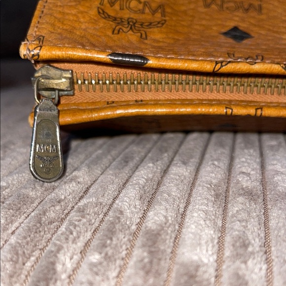 MCM Large Tan Visetos Clutch - Picture 6 of 14